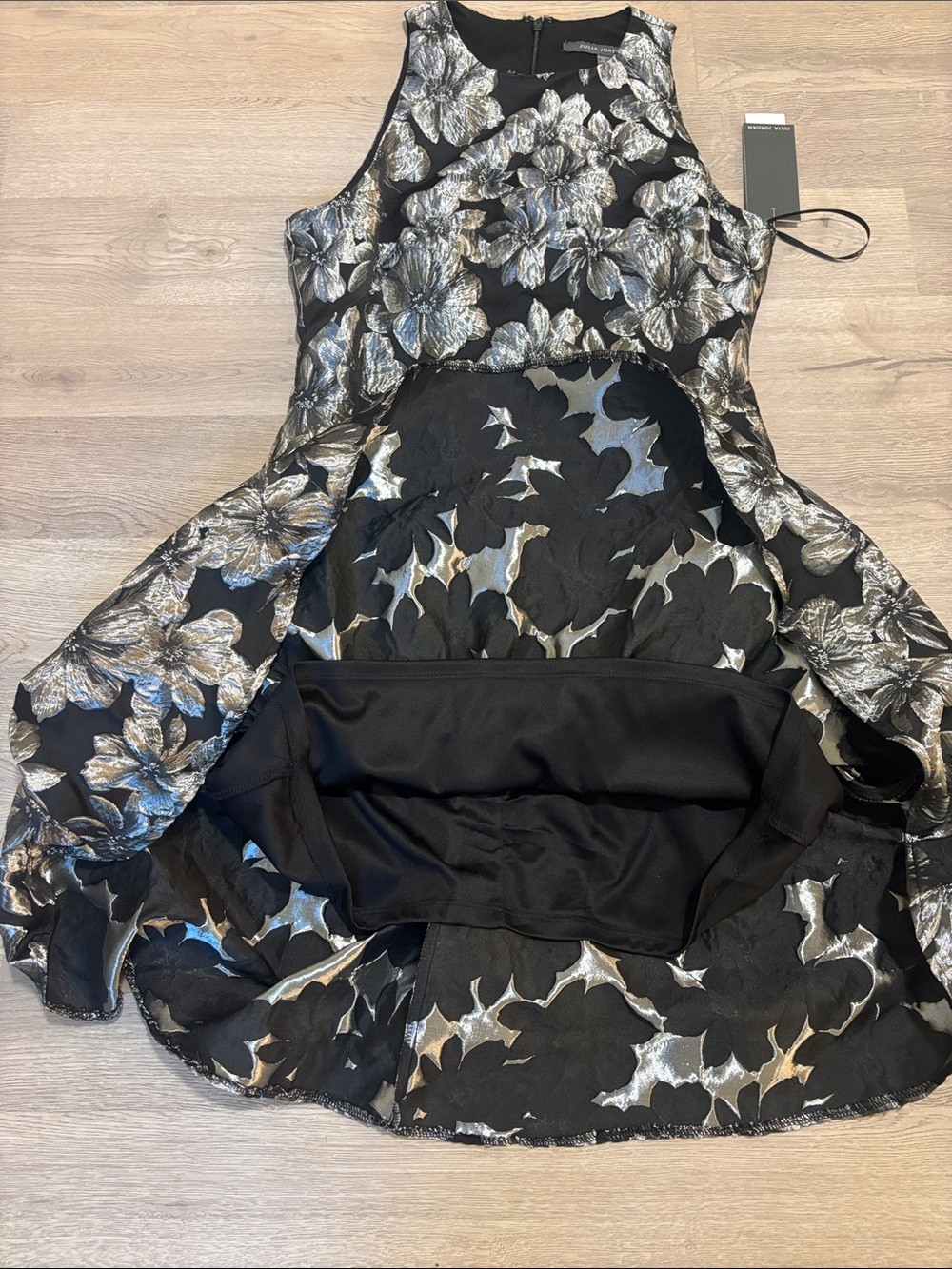 julia jordan Black and Silver Floral Midi Dress - Picture 4 of 6